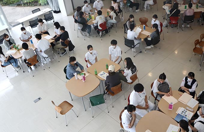  学生懇談会